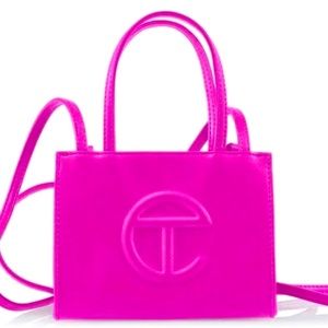 Telfar shopping bag in color Azalea